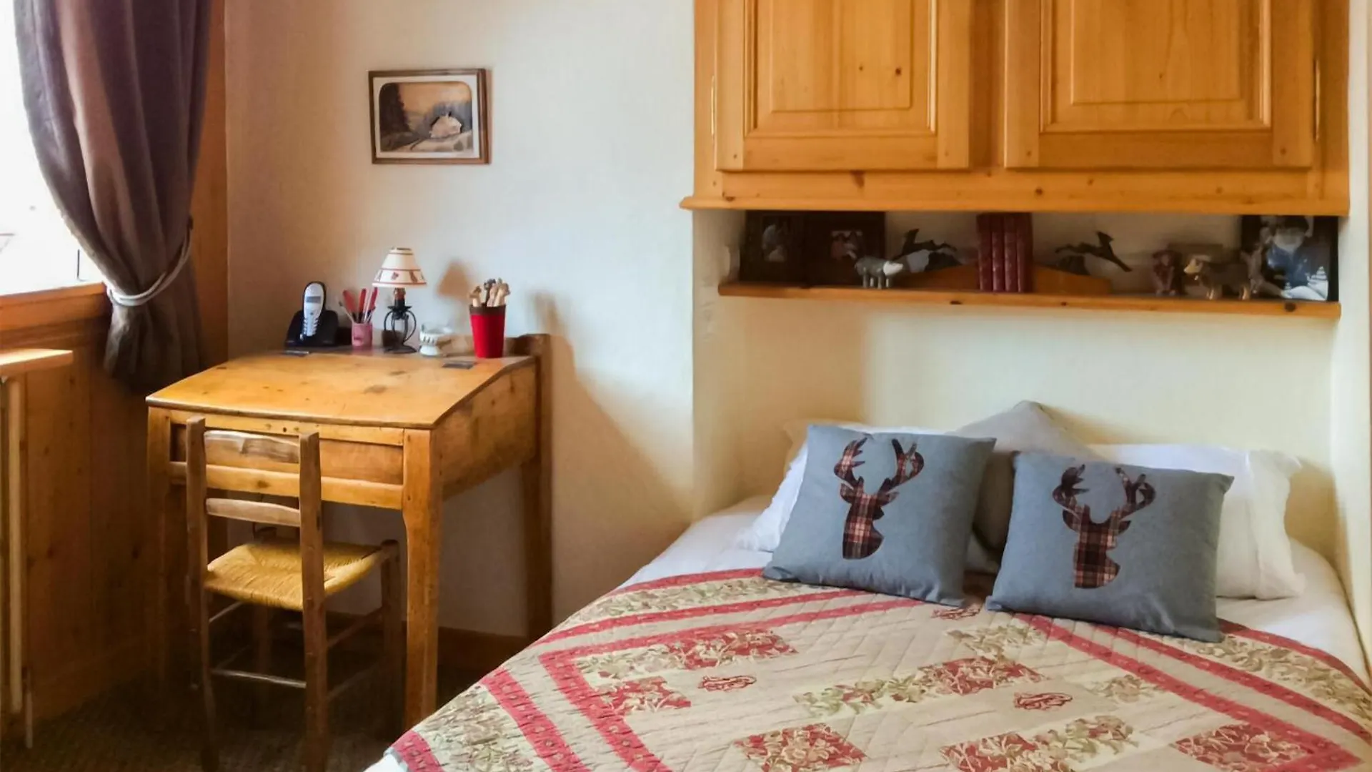 3 Bedroom Stunning Apartment In Megeve