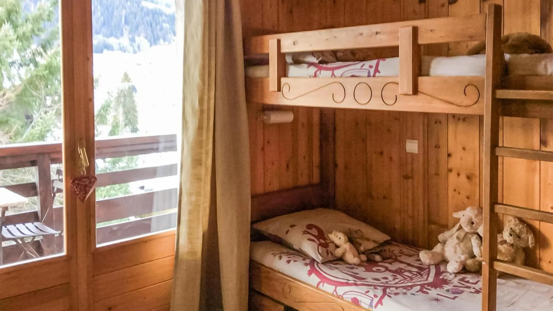 3 Bedroom Stunning Apartment In Megeve 0*,  France